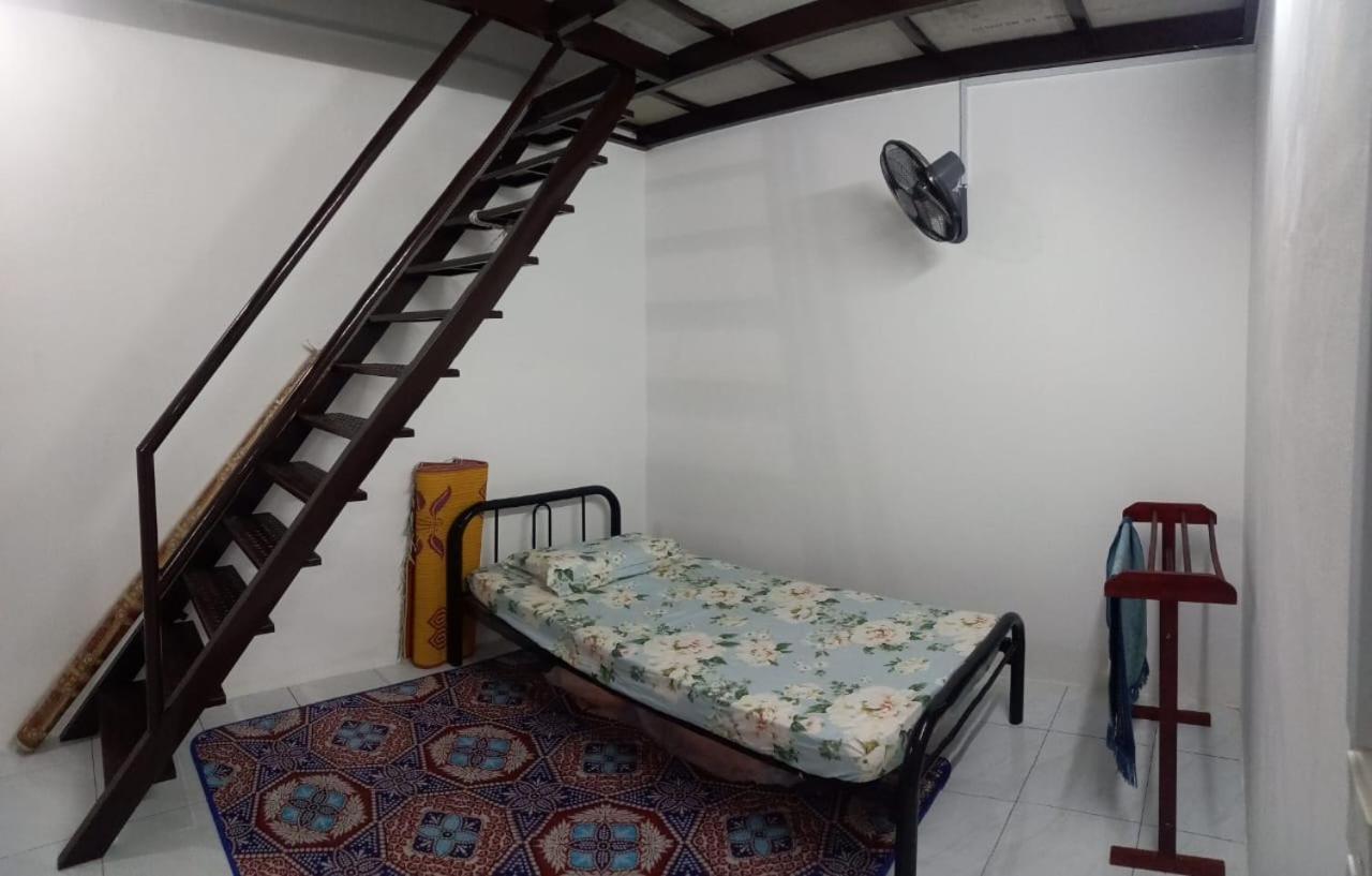 Homestay D'Mama Ifor Muslimi تانجونج ماليم المظهر الخارجي الصورة