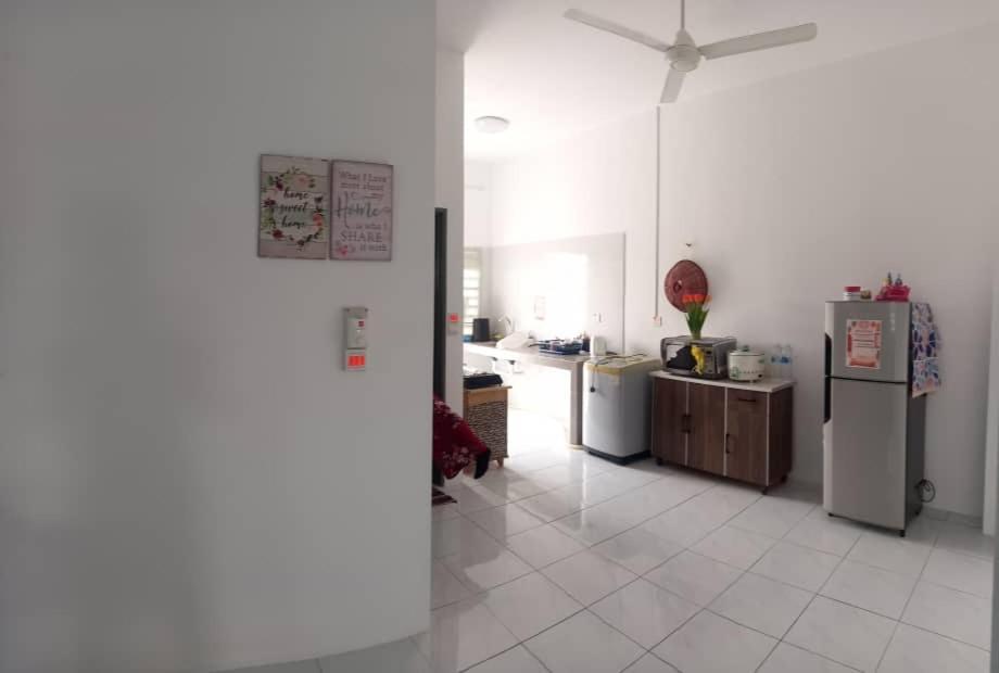 Homestay D'Mama Ifor Muslimi تانجونج ماليم المظهر الخارجي الصورة