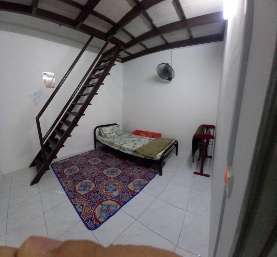 Homestay D'Mama Ifor Muslimi تانجونج ماليم المظهر الخارجي الصورة
